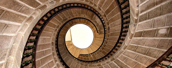 1411 Escaleiratripladecaracolcompostela